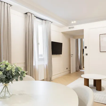 Pick A Flat's With Services In Opera Apartment