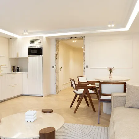 Apartment Pick A Flat's With Services In Opera *