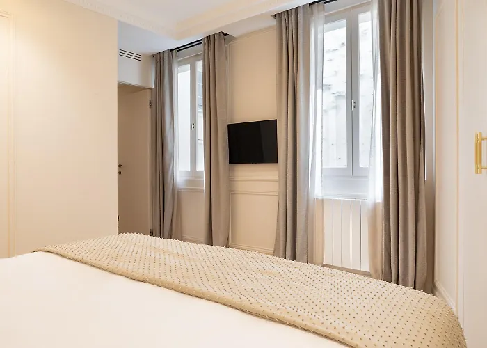 Pick A Flat's With Services In Opera Daire *