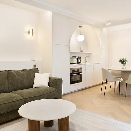 Pick A Flat's With Services In Opéra *