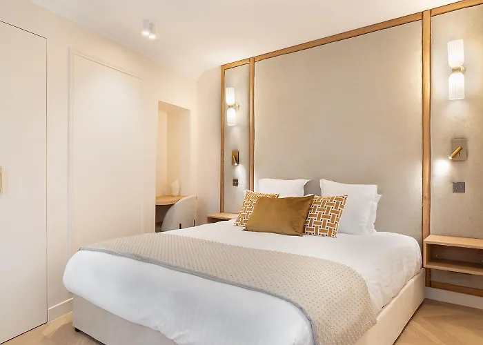 Pick A Flat's With Services In Opera *