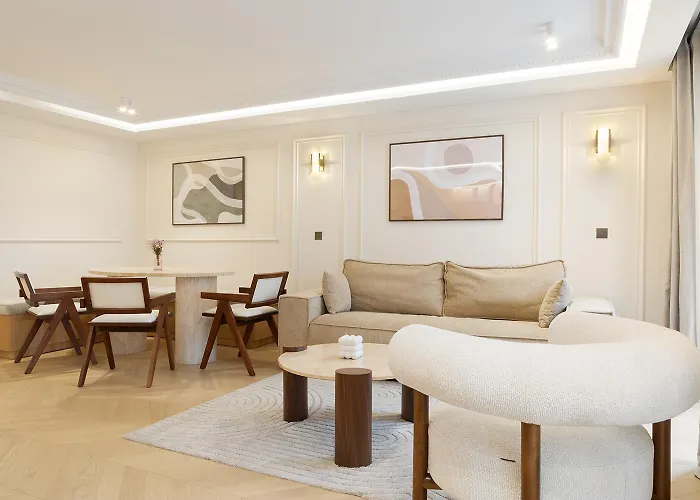 Pick A Flat's With Services In Opera * פריז