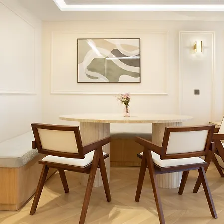 Pick A Flat's With Services In Opera Paryż
